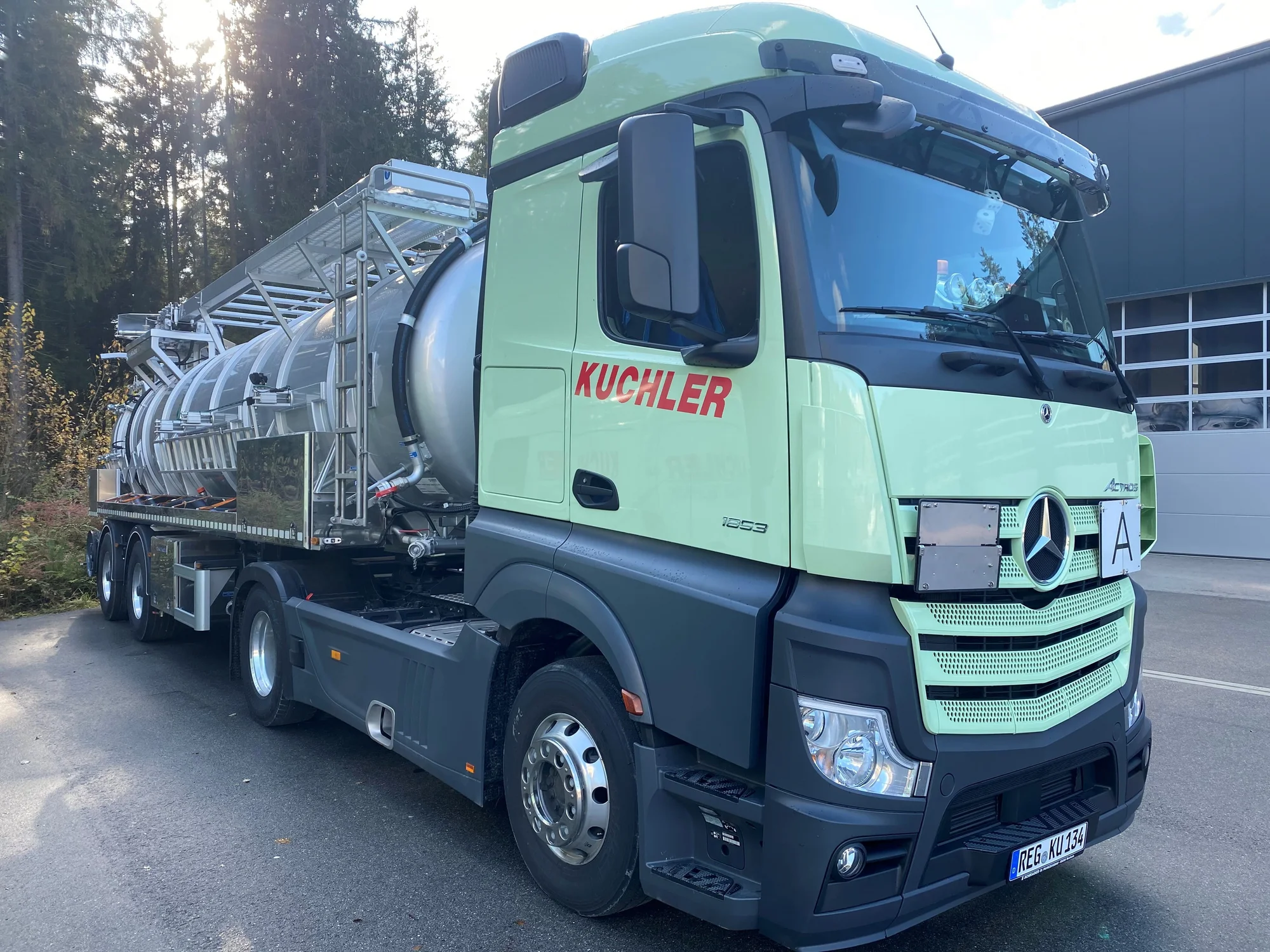 Saugbagger und Luftfördertechnik im Einsatz